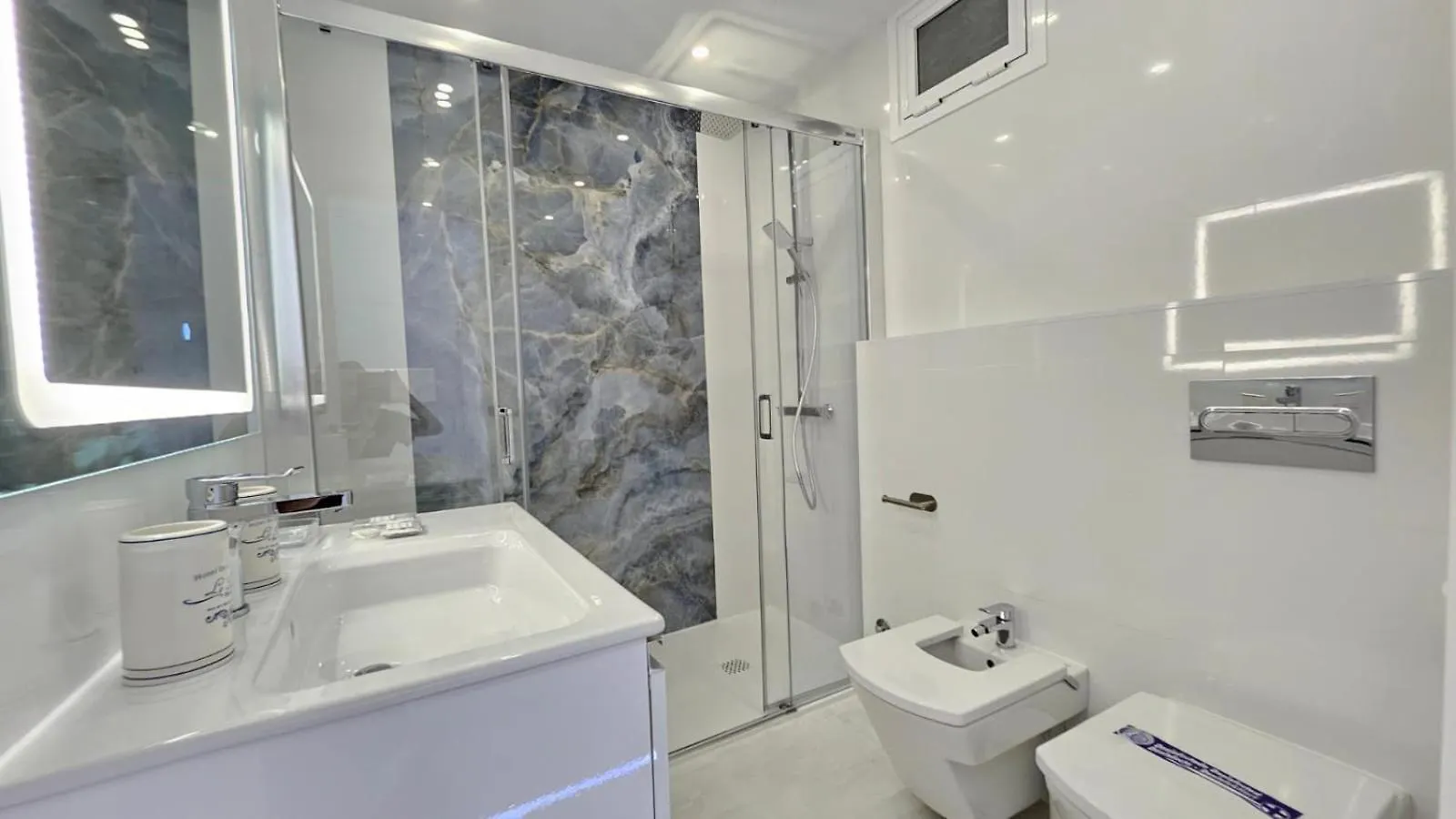 Tenerife Holidays Deluxe, Royal Garden, Las Americas Playa de las Americas  0*, Playa de las Americas (Tenerife)